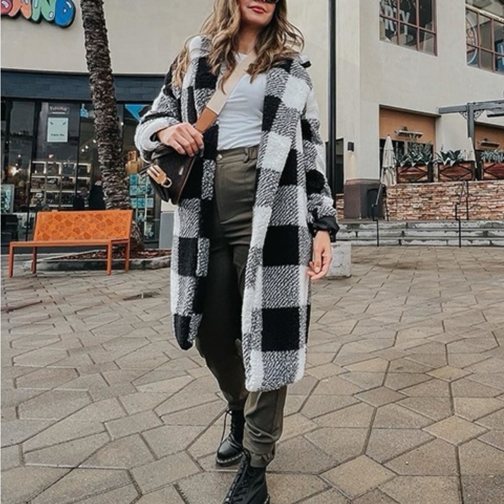 Cozy Black White Plaid Teddy Oversized Jacket Coat - Picture 2 of 9